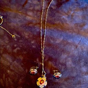 Matching set necklace and ear rings. Patriotic